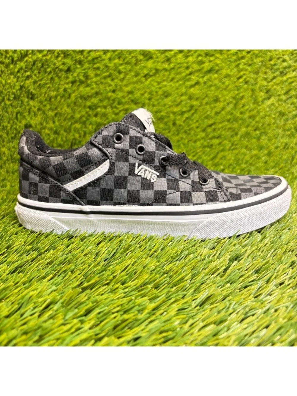 Vans Seldan Low Boys Size 3Y Black Gray Gum Athletic Skateboard Shoes Sneakers